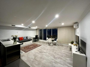 Dana-Cozy Apartment with Shared Entry in the City, Canberra